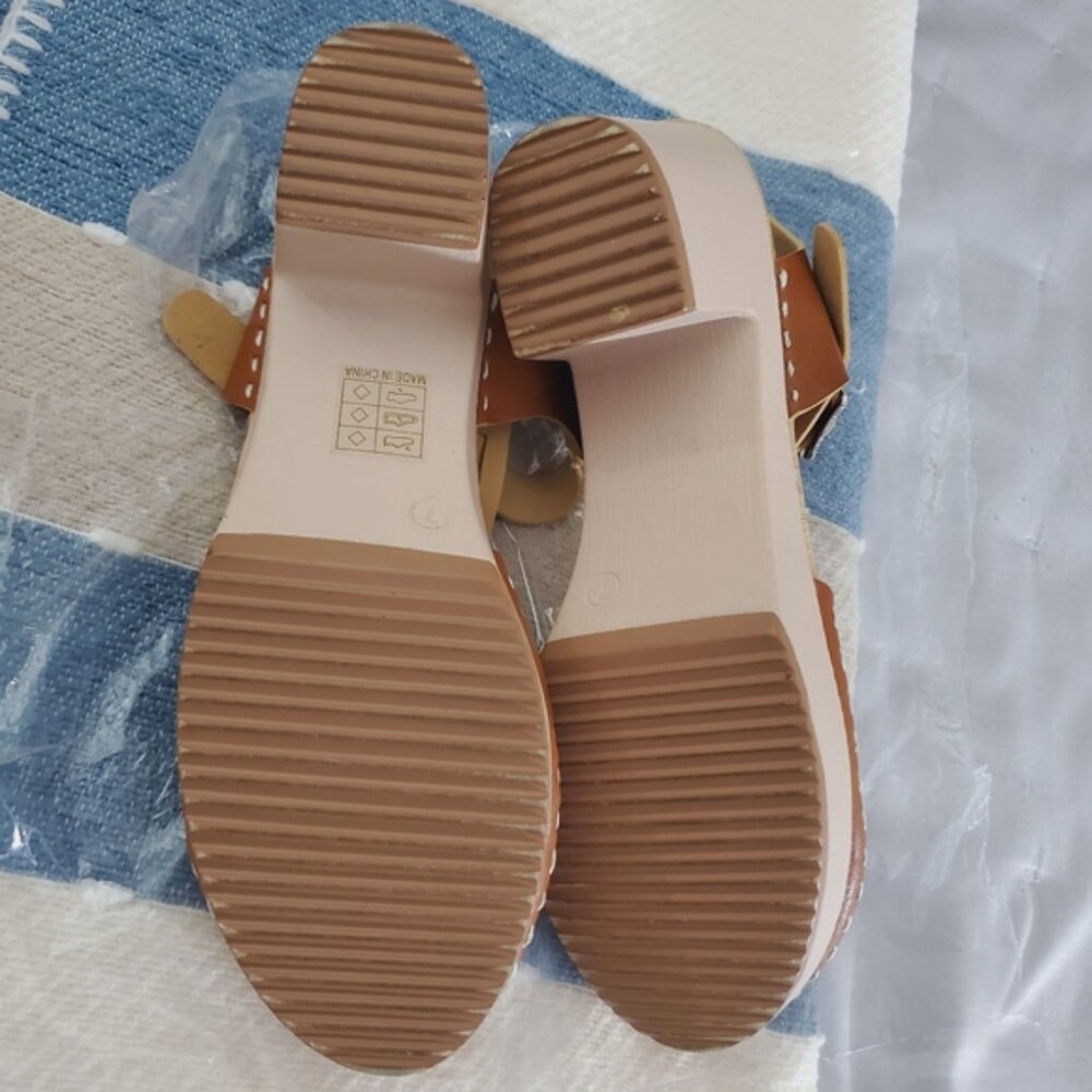 New Swedish Inspired Clogs Block Heel In Camel - Picture 4 of 9